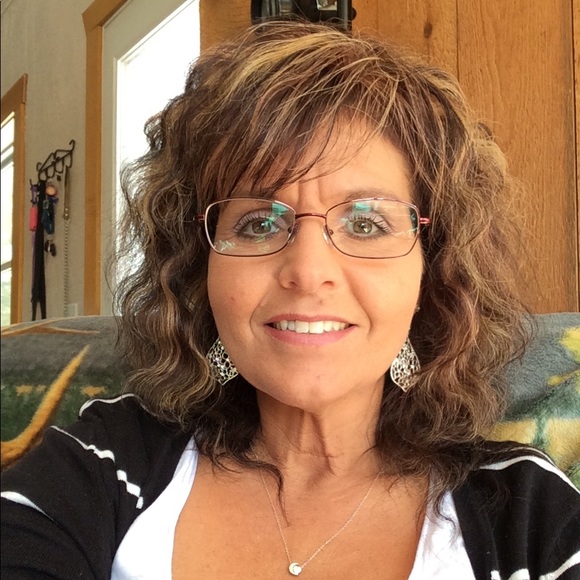 Meet your Posher, Sue - Picture 1 of 1